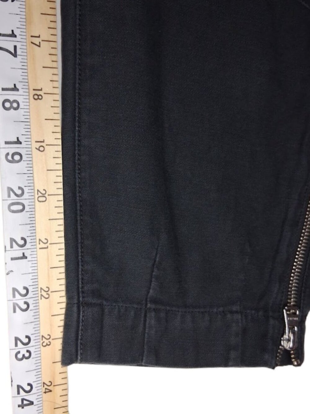 FRAME Wide Moto Zip High-Rise Woman's Jeans Washed Black Style# MZP864R Size 27 - Picture 5 of 9
